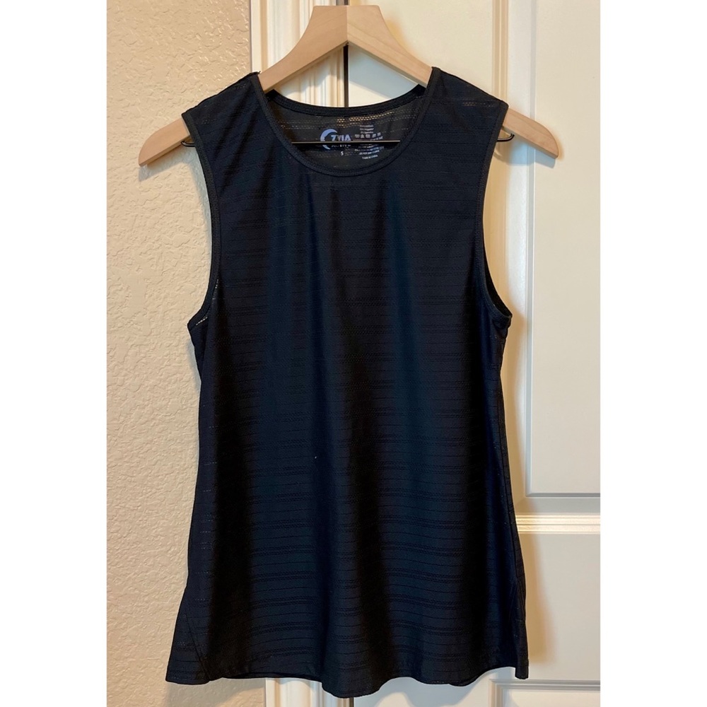 SOLD 🚫Zyia Black Luxe Muscle Tank - Picture 2 of 8